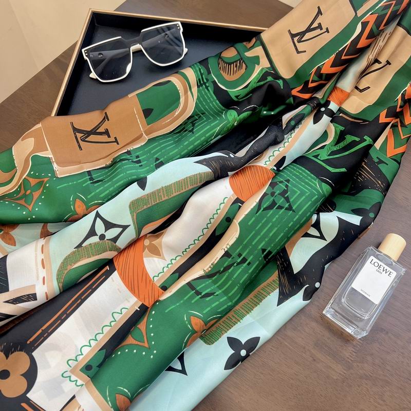 Chanel silk scarf 90-180cm E19 (19)